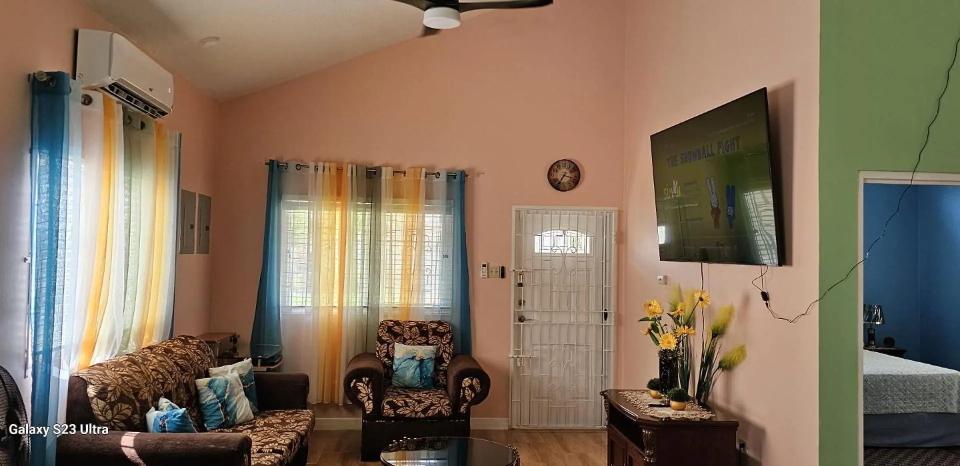 Comfortable Strategic Lodging Quarters Spanish Town Holiday home