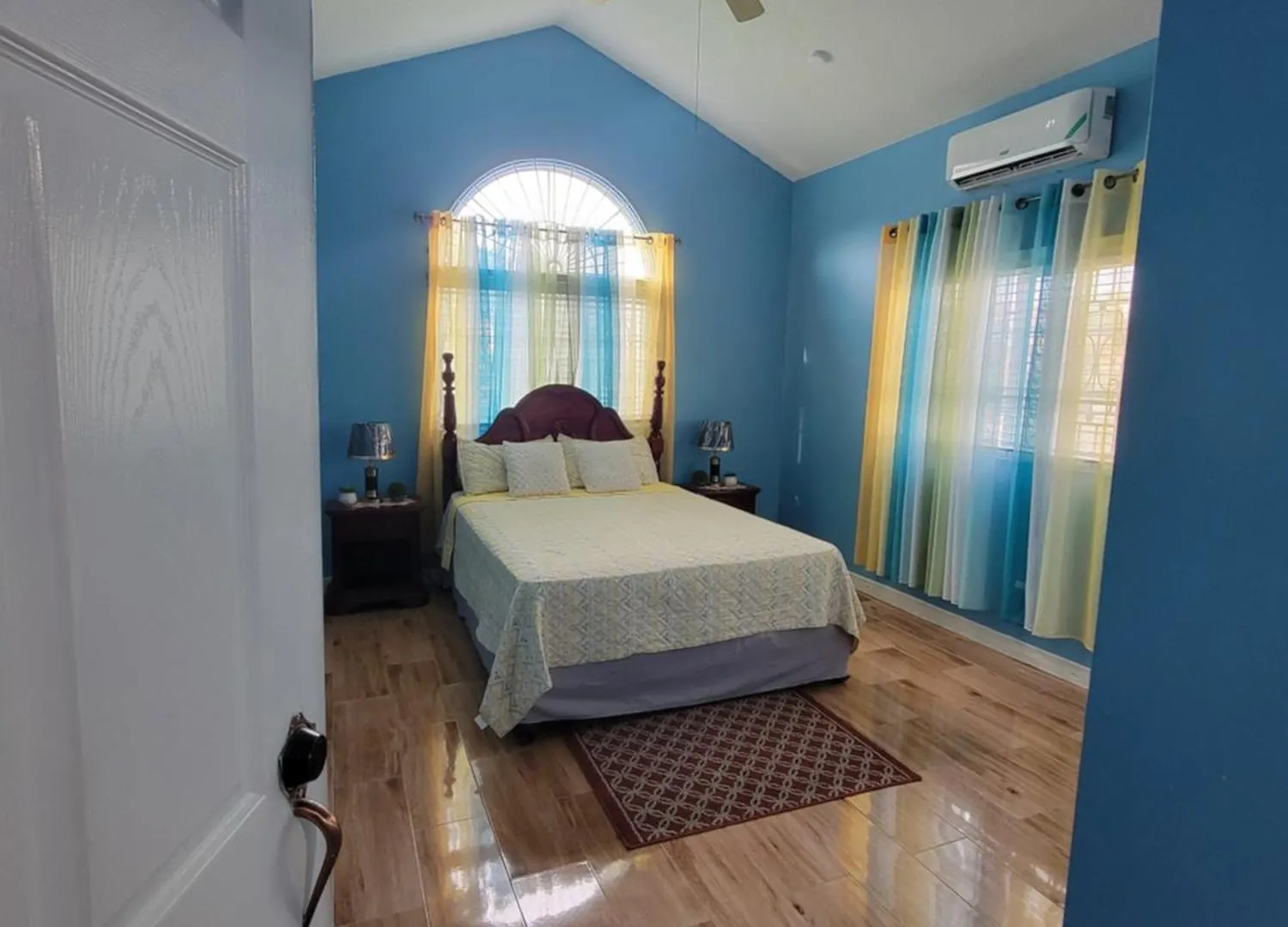 Comfortable Strategic Lodging Quarters Spanish Town Jamaica